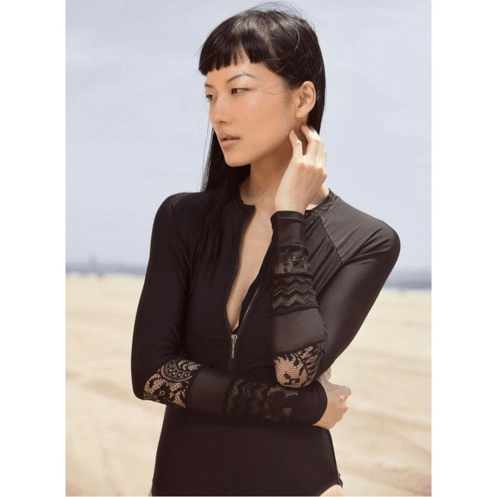 NWOT Cynthia Rowley Black Lace Trimmed One Piece Wetsuit Surf Suit Swimsuit